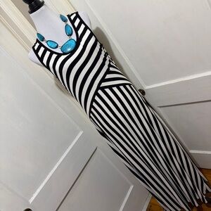 Like New Anne French Elegant Striped Maxi Dress